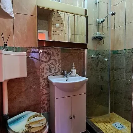 River Apartment *